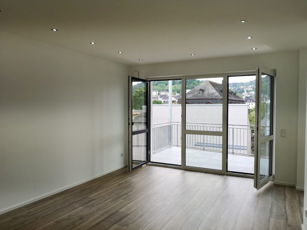 Wohnzimmer und Balkon
